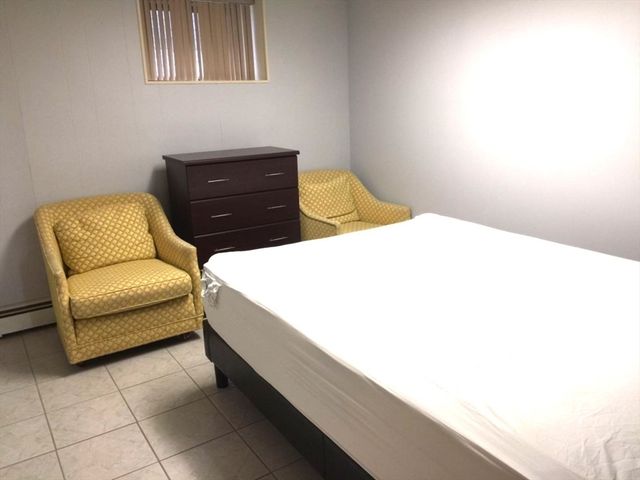 11 Walnut Hill Rd 1, Newton, MA 02459