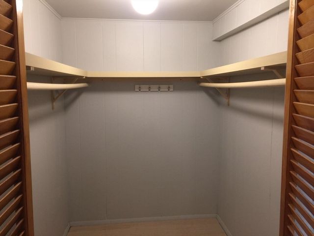 11 Walnut Hill Rd 1, Newton, MA 02459