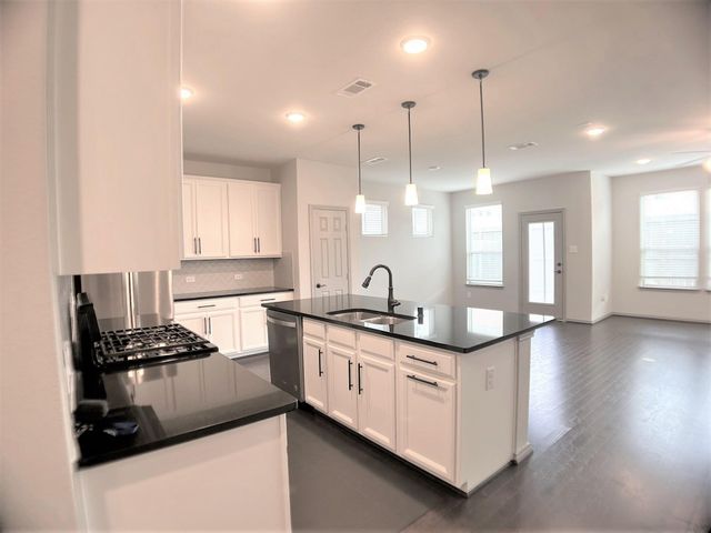8656 Hollyoaks Creek Lane, Houston, TX 77063