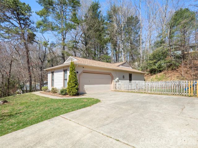 111 Averys Creek Lane, Arden, NC 28704