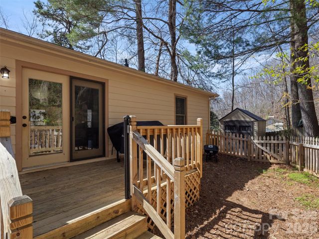 111 Averys Creek Lane, Arden, NC 28704