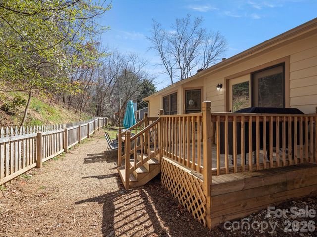 111 Averys Creek Lane, Arden, NC 28704