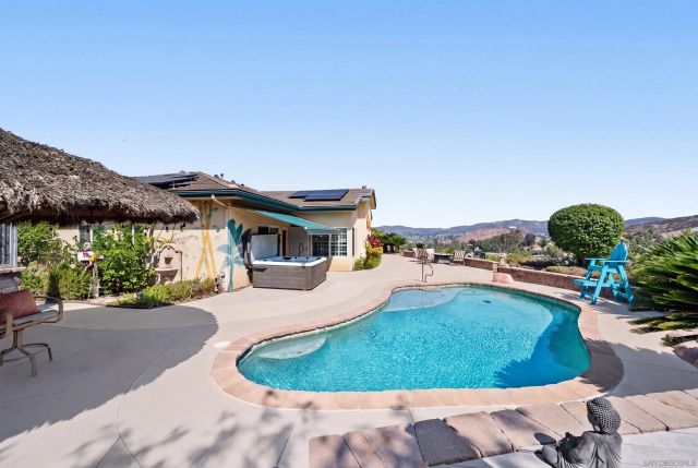 8812 Diamondback Dr., Santee, CA 92071