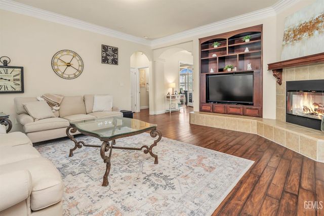 405 Copinsay Court, Bakersfield, CA 93312