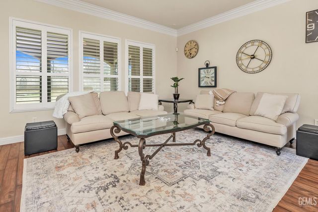 405 Copinsay Court, Bakersfield, CA 93312