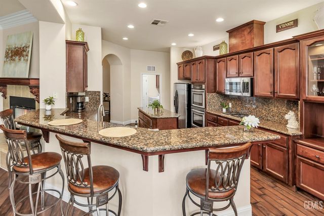 405 Copinsay Court, Bakersfield, CA 93312