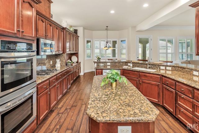 405 Copinsay Court, Bakersfield, CA 93312