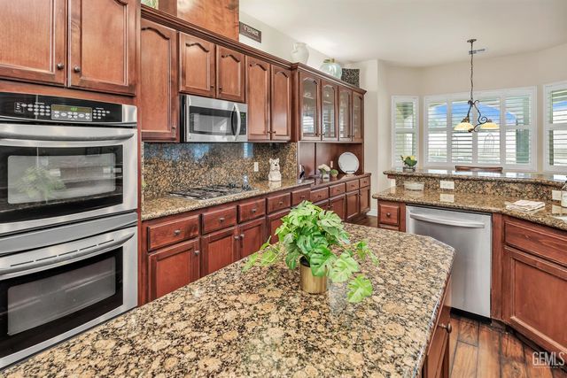 405 Copinsay Court, Bakersfield, CA 93312