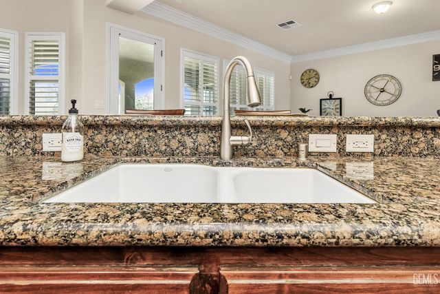 405 Copinsay Court, Bakersfield, CA 93312