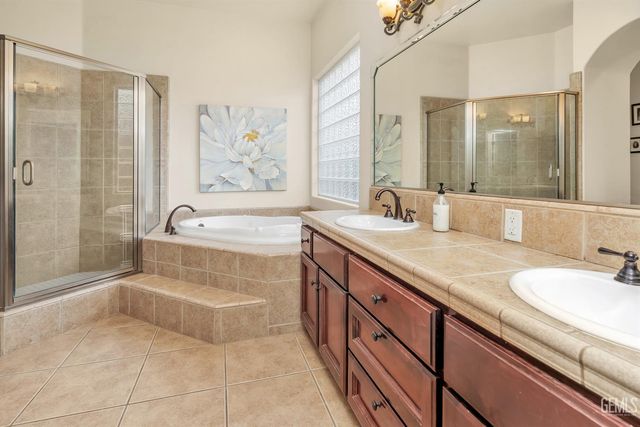 405 Copinsay Court, Bakersfield, CA 93312