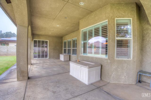 405 Copinsay Court, Bakersfield, CA 93312