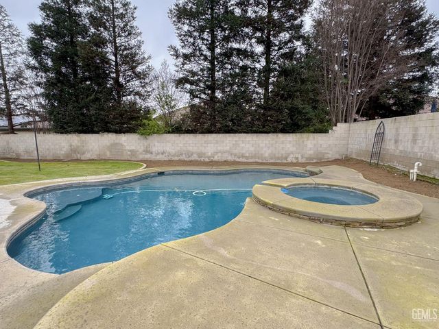 405 Copinsay Court, Bakersfield, CA 93312