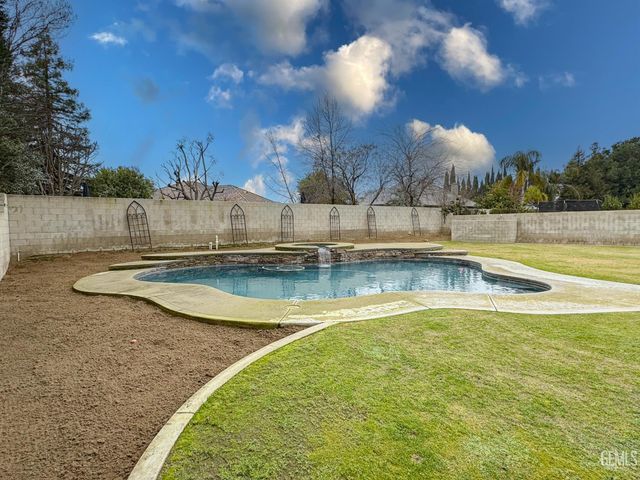 405 Copinsay Court, Bakersfield, CA 93312