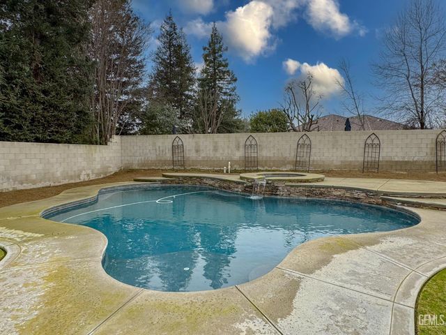 405 Copinsay Court, Bakersfield, CA 93312