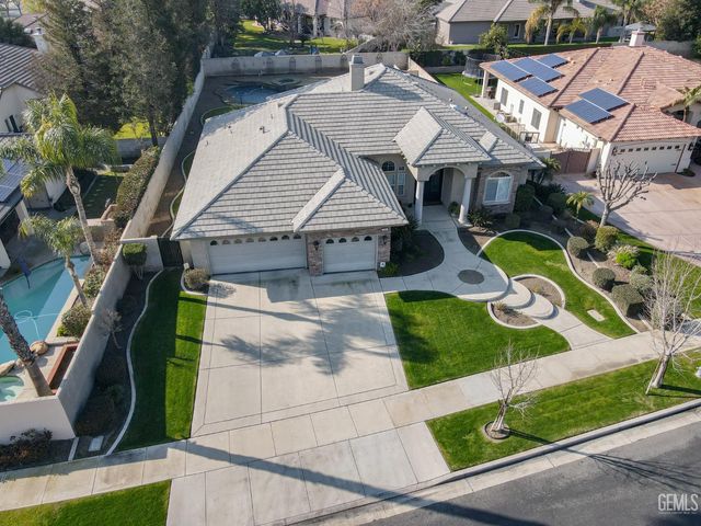405 Copinsay Court, Bakersfield, CA 93312