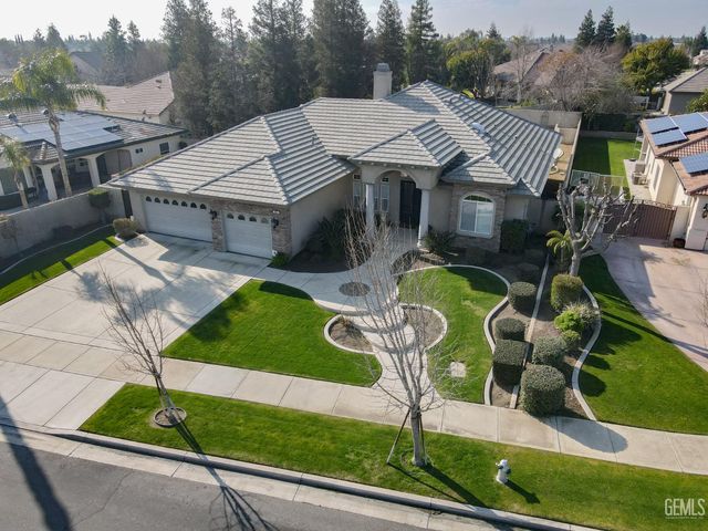 405 Copinsay Court, Bakersfield, CA 93312