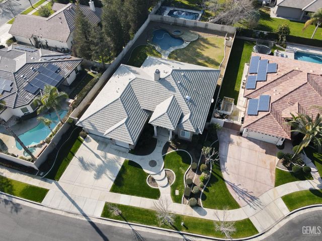 405 Copinsay Court, Bakersfield, CA 93312