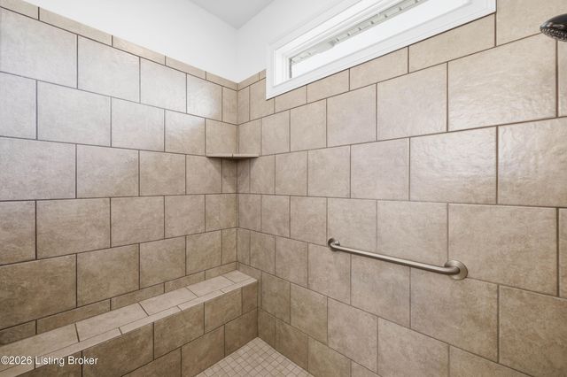 16123 Cumberland Lake Cir, Louisville, KY 40245
