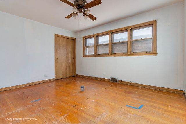 9040 S Oglesby Avenue, Chicago, IL 60617