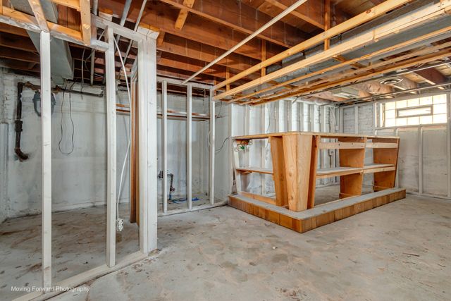 9040 S Oglesby Avenue, Chicago, IL 60617