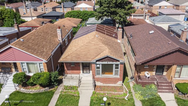 9040 S Oglesby Avenue, Chicago, IL 60617