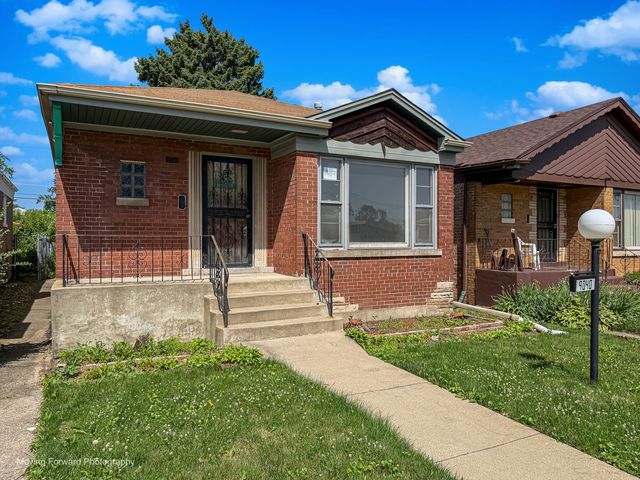 9040 S Oglesby Avenue, Chicago, IL 60617