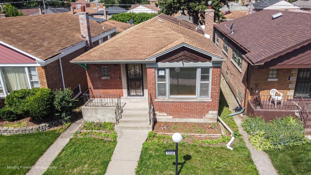 9040 S Oglesby Avenue, Chicago, IL 60617