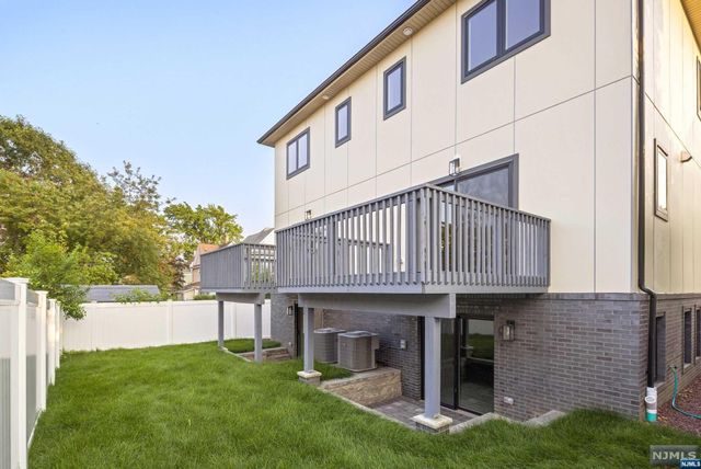 59 Lincoln Avenue, Cliffside Park, NJ 07010