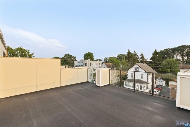 59 Lincoln Avenue, Cliffside Park, NJ 07010