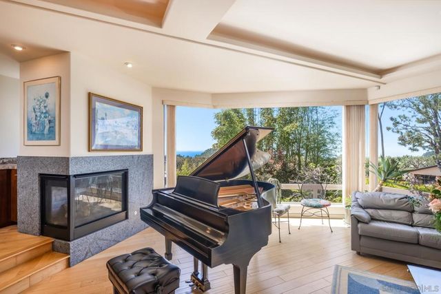 2247 El Amigo Rd, Del Mar, CA 92014