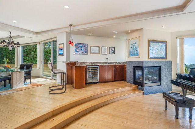 2247 El Amigo Rd, Del Mar, CA 92014