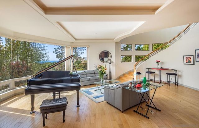 2247 El Amigo Rd, Del Mar, CA 92014