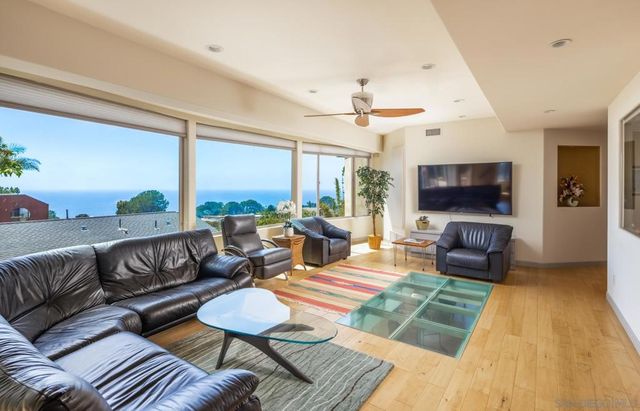 2247 El Amigo Rd, Del Mar, CA 92014