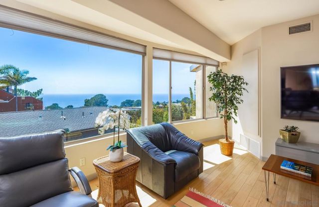 2247 El Amigo Rd, Del Mar, CA 92014