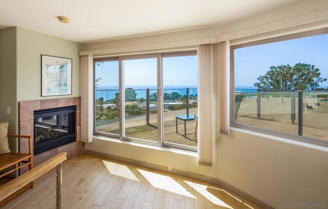 2247 El Amigo Rd, Del Mar, CA 92014