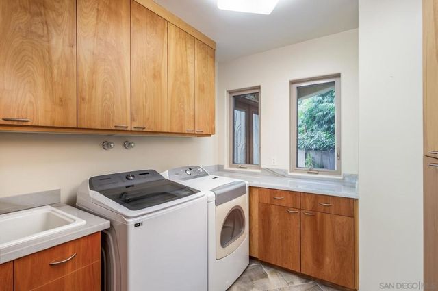 2247 El Amigo Rd, Del Mar, CA 92014