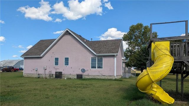 2661 Nebraska Road, Laharpe, KS 66751