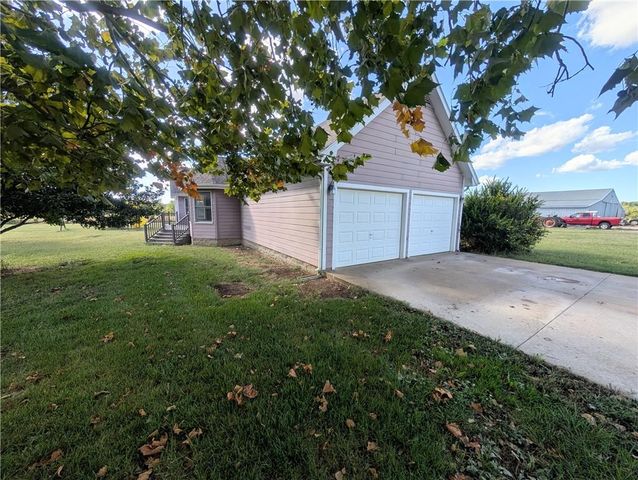 2661 Nebraska Road, Laharpe, KS 66751