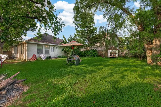 11916 Palmsprings Drive, Houston, TX 77034