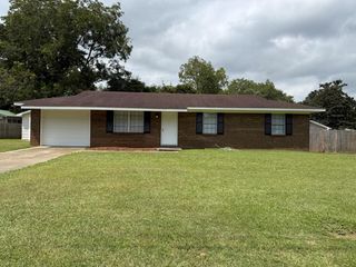 222 Osteen Drive, Hartford, AL 36344