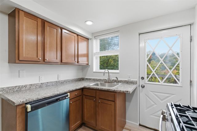 790 Highland Ave, Carnegie, PA 15106