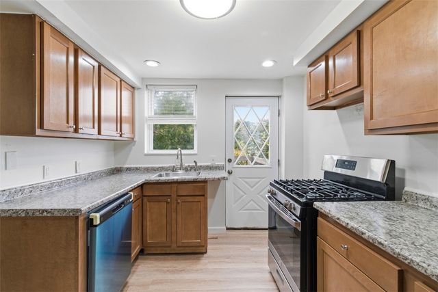 790 Highland Ave, Carnegie, PA 15106