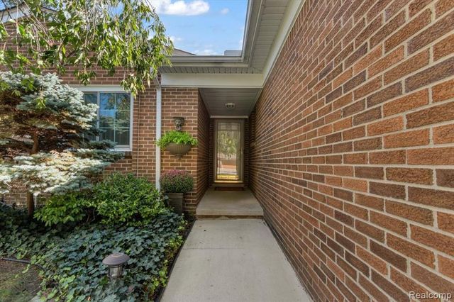28046 Dowland Court, Warren, MI 48092