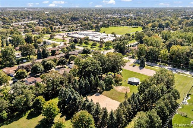 28046 Dowland Court, Warren, MI 48092