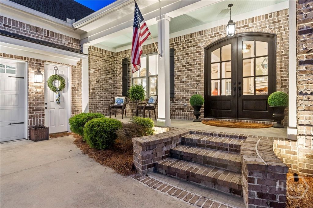 Image 3 of property listing at 187 Spanton Crescent, Pooler, GA 31322