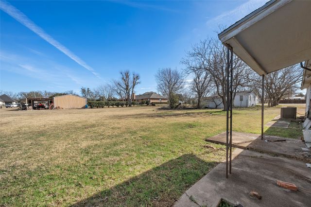 310 S 3rd Street, Abbott, TX 76621