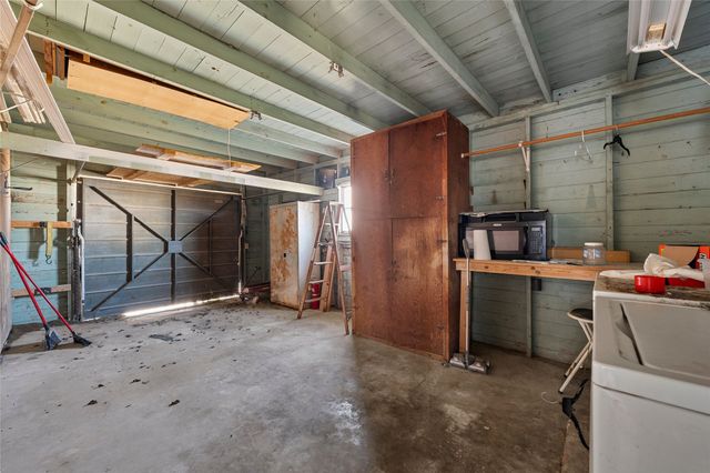 310 S 3rd Street, Abbott, TX 76621