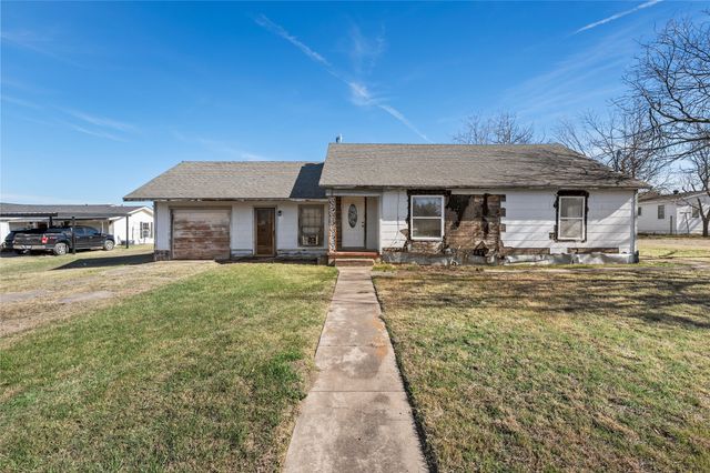 310 S 3rd Street, Abbott, TX 76621