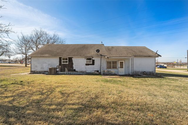 310 S 3rd Street, Abbott, TX 76621