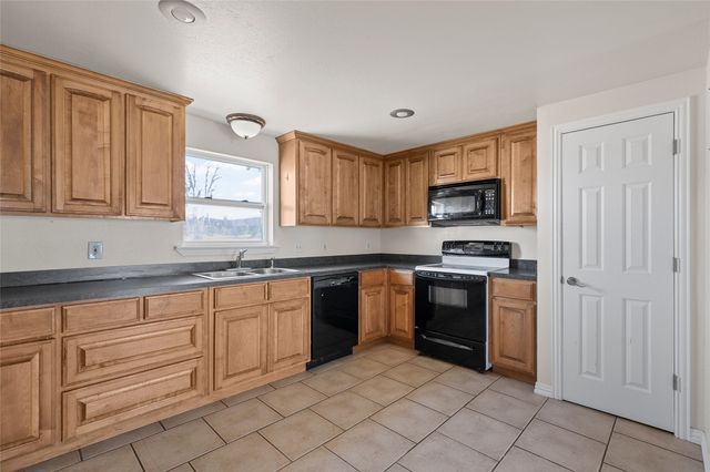 310 S 3rd Street, Abbott, TX 76621